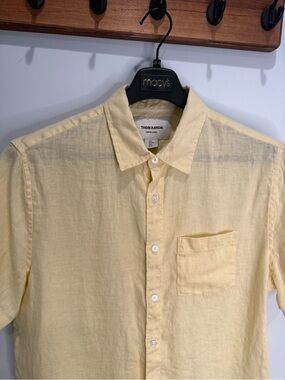 Thom Aaron Men's 100% Linen Short-Sleeve Button-Down Shirt in Pale Yellow